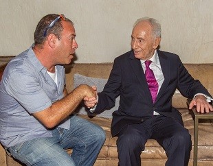 עם נשיא המדינה לשעבר מר שמעון פרס עם נשיא המדינה לשעבר מר שמעון פרס